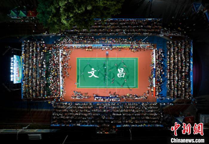 文昌以球会友：村VA赛事携手马来西亚华侨排球队