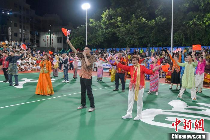 文昌以球会友：村VA赛事携手马来西亚华侨排球队