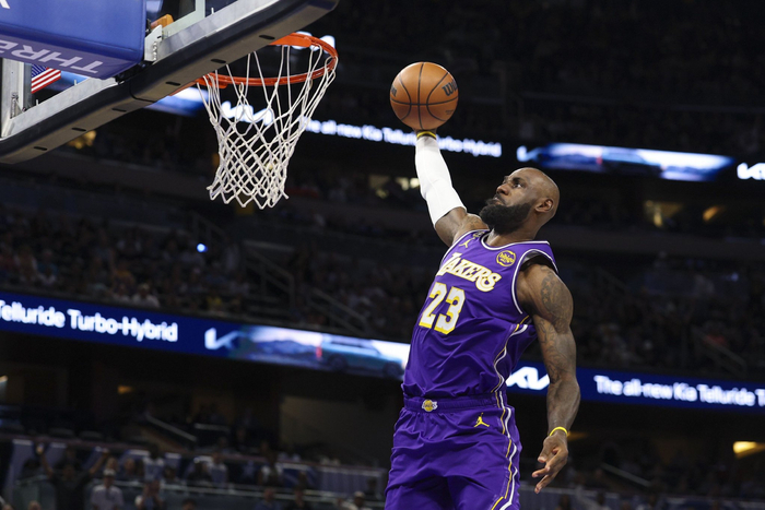 湖人三月强势登顶西部第三 东契奇暴走詹皇让权