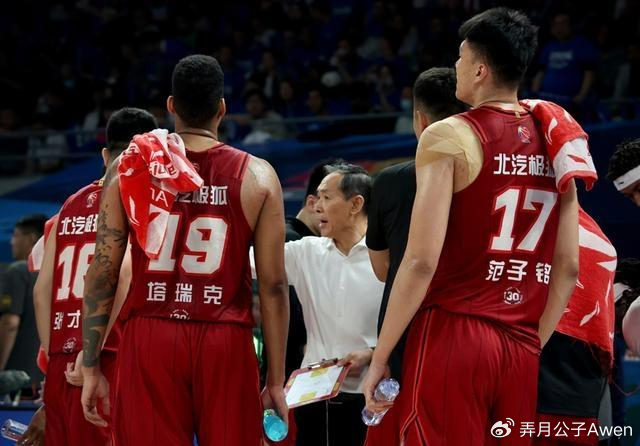 北汽男篮范子铭连续7场遭弃用引热议