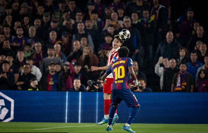 巴萨红牌惨败马竞 阿尔瓦雷斯破纪录助球队客场