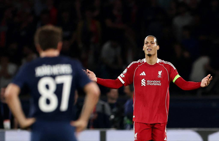 巴萨红牌惨败马竞 阿尔瓦雷斯破纪录助球队客场