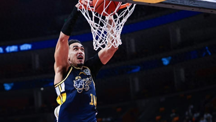 广东主场惨遭逆转 杜锋三大决策失误成关键