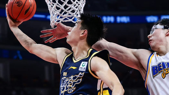 广东主场惨遭逆转 杜锋三大决策失误成关键