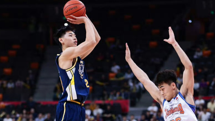 广东主场惨遭逆转 杜锋三大决策失误成关键