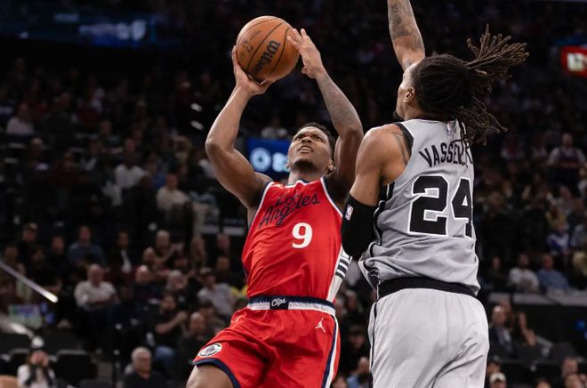 马刺11连胜轻取快船 马瑟林数据亮眼却暴露短板